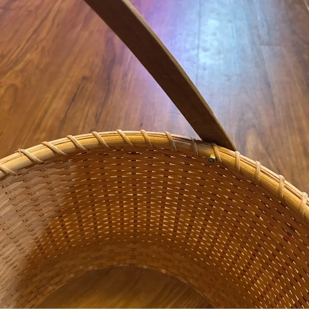 Woven Basket with Handle Vintage Nantucket basket with lid